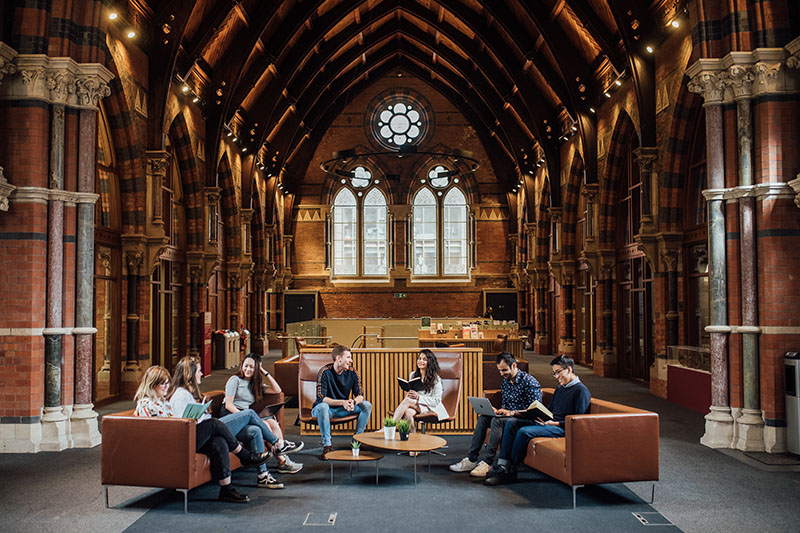 Top Reasons Why Queen’s University Belfast is Popular and Famous